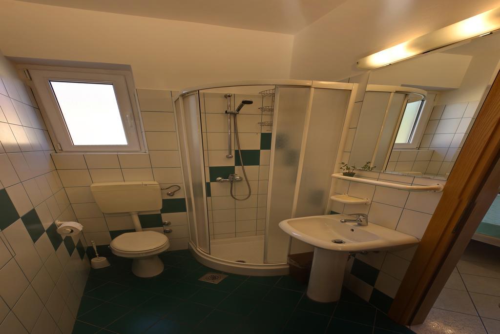 Vis A Vis Apartments Baška Cameră foto